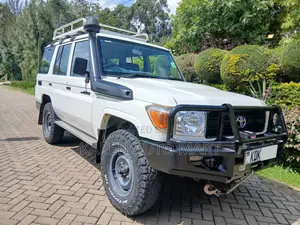 Toyota Land Cruiser 76 Series 2016 White
