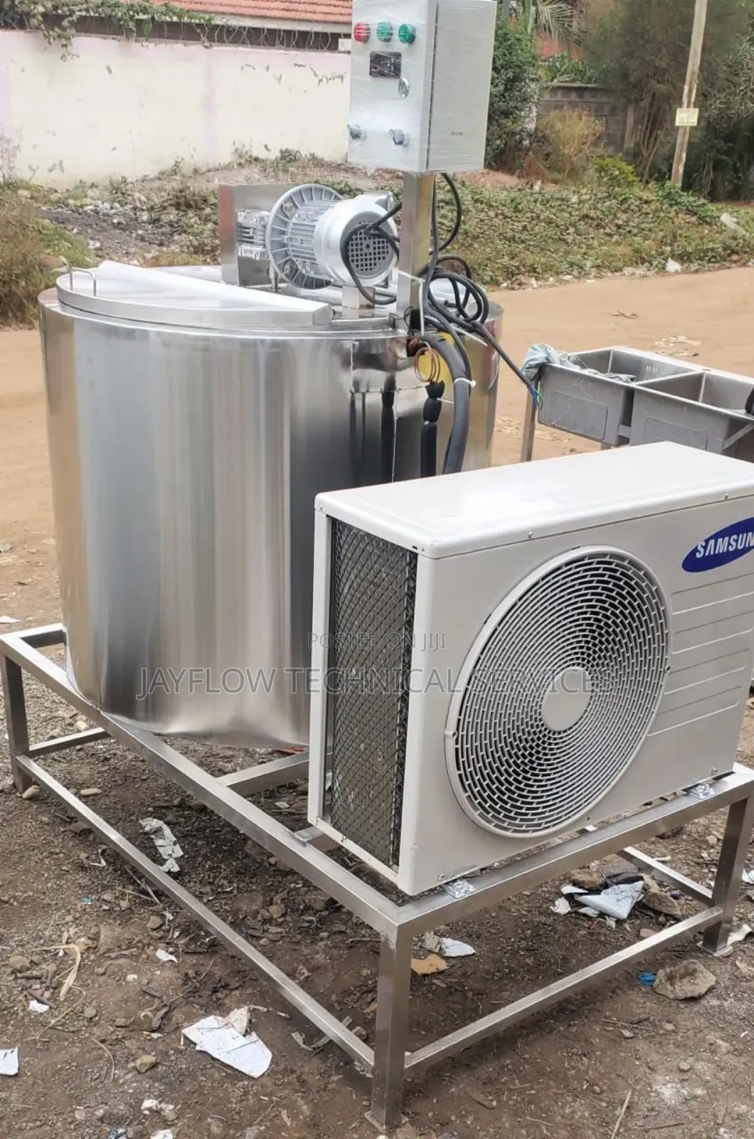 Batch Milk Cooler 300 Ltrs.