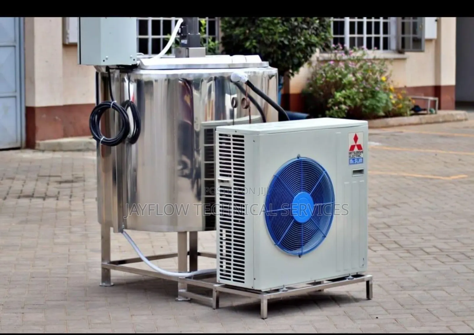 Batch Milk Cooler 300 Ltrs.