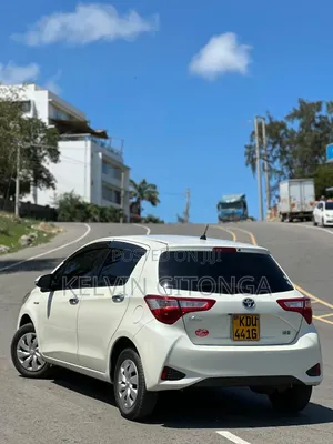 Toyota Vitz 2018 White
