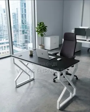 Worktop/Metallic Study Table