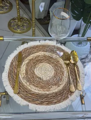Luxury Home Decor Woven Round Rattan Placemats.