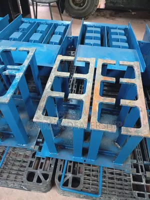 Bricks Moulds Making Machine