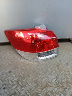 Toyota Wish 2009- 2015 Taillight. ( Red Type.)