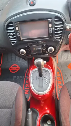 Nissan Juke 2011 Red