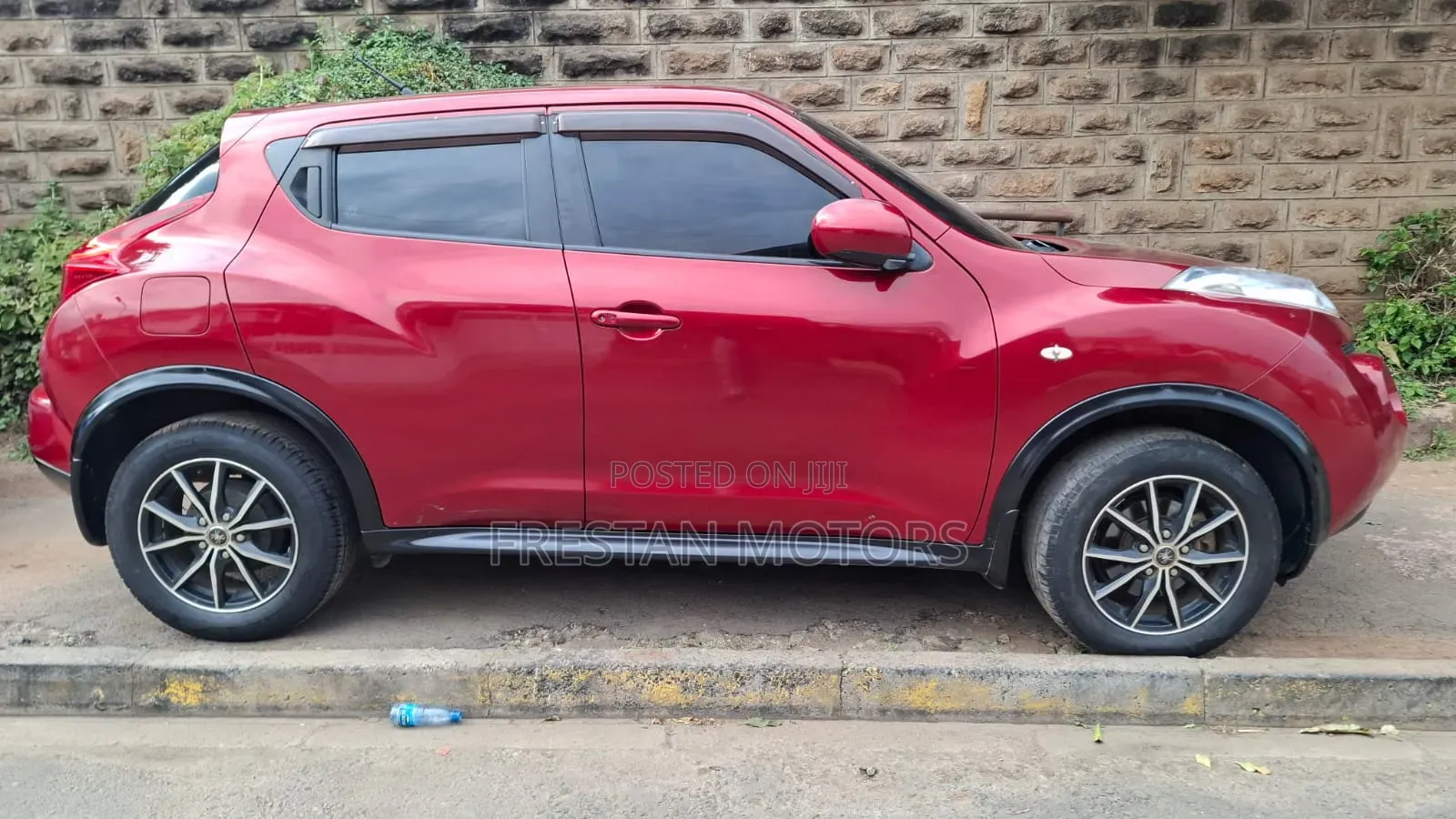 Nissan Juke 2011 Red
