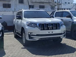 Toyota Land Cruiser Prado 2.8 2019 Off white
