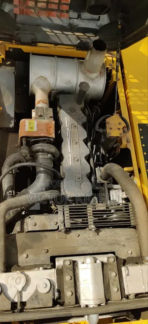 Komatsu Pc220
