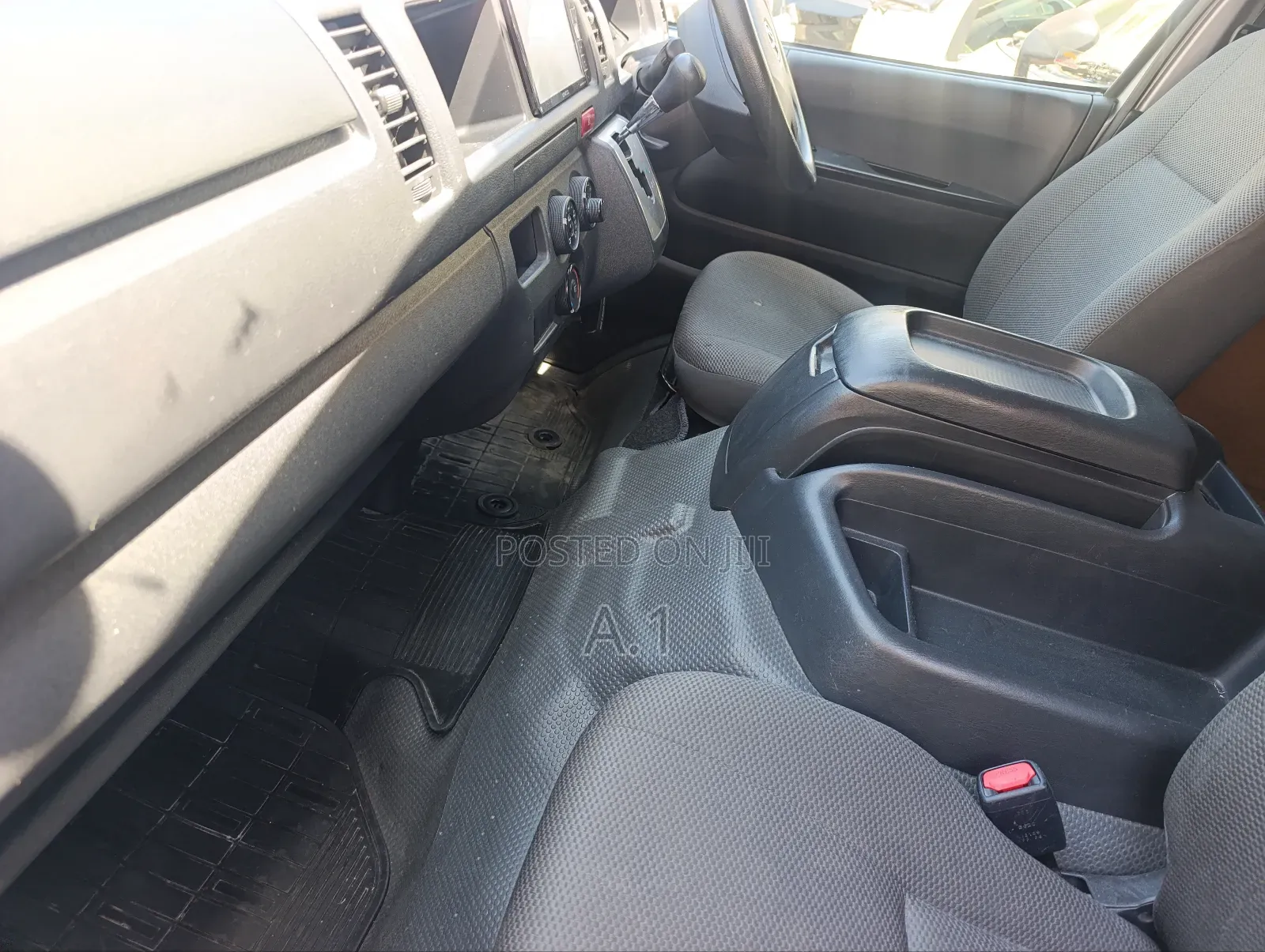 Toyota HiAce 2019 Silver