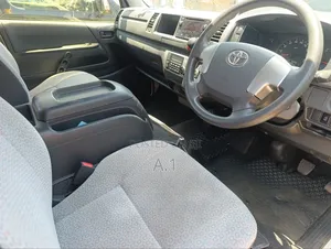 Toyota Quantum 2019 White