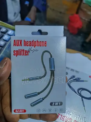 Aux Headphone Splitter Used to Connect Two Pairs of Headphones or Spe