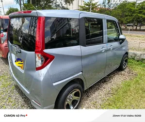 Toyota Roomy 2018 Silver