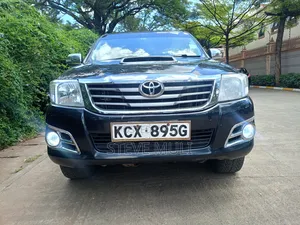 Toyota Hilux 2013 Matt Black