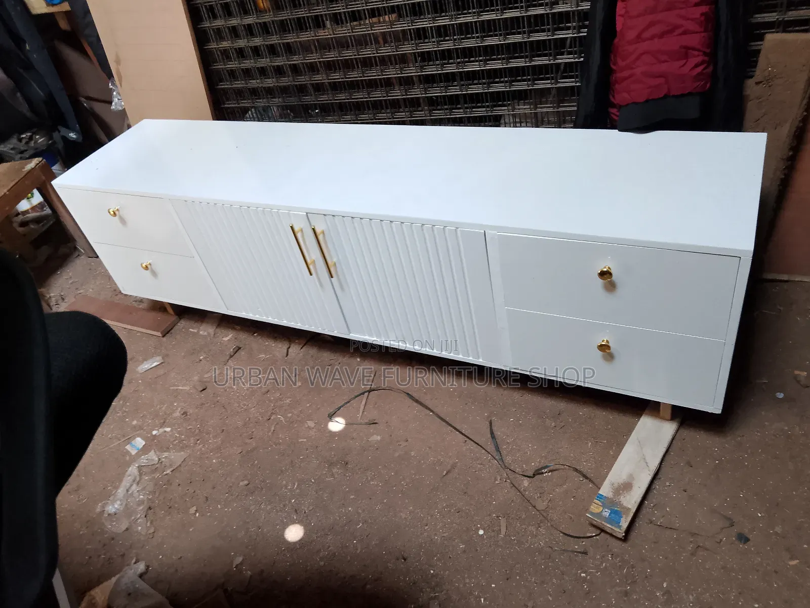 White Modern Design Tv Stand