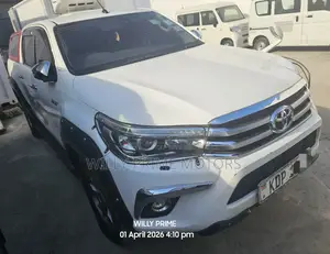 Toyota Hilux Revo Double Cab Deisel 2.4 AWD 2016 White