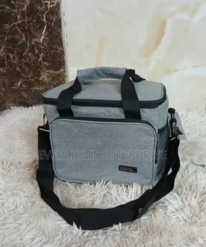 Lunch Bag/ Cooler Bag
Quality