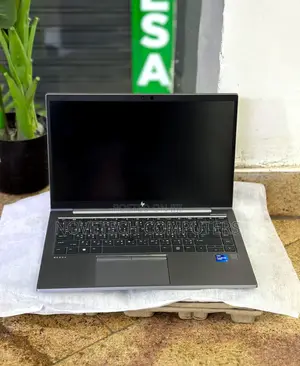 New Laptop HP ZBook Firefly G8 16GB Intel Core i5 SSD 1T