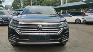 Volkswagen Touareg 2022 Brown
