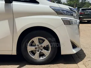 Toyota Vellfire 2019 White