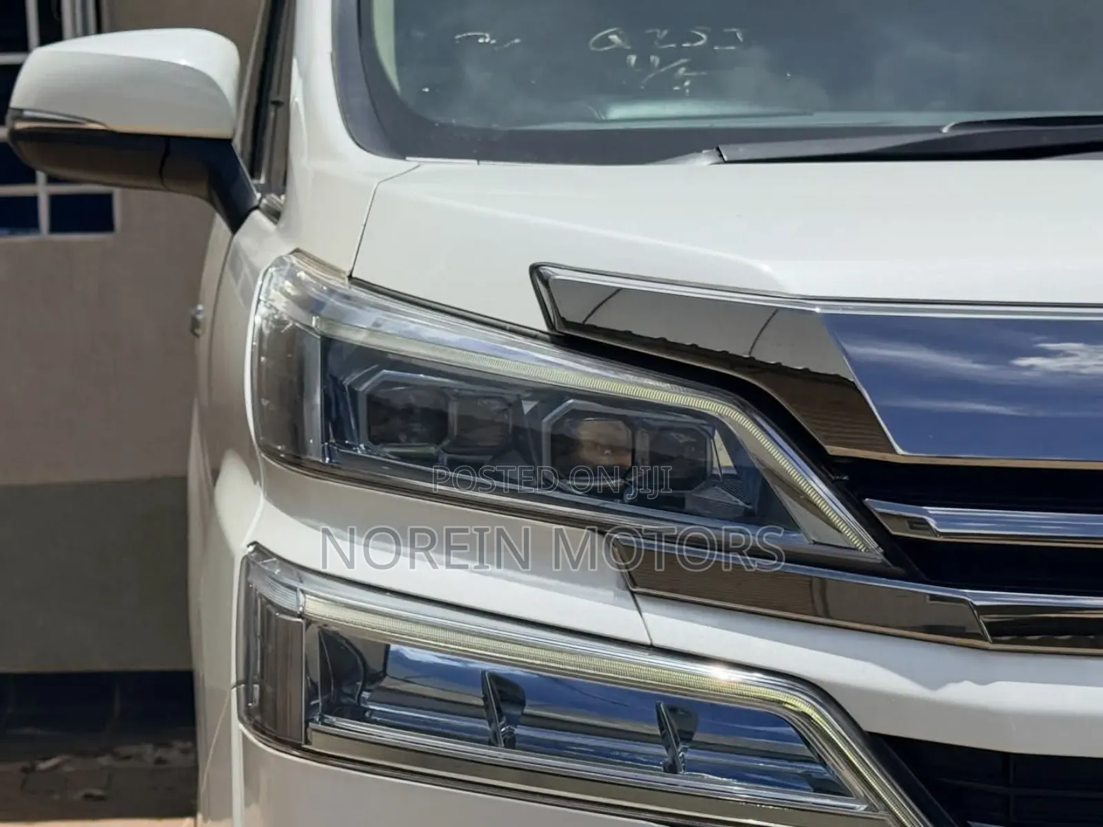 Toyota Vellfire 2019 White