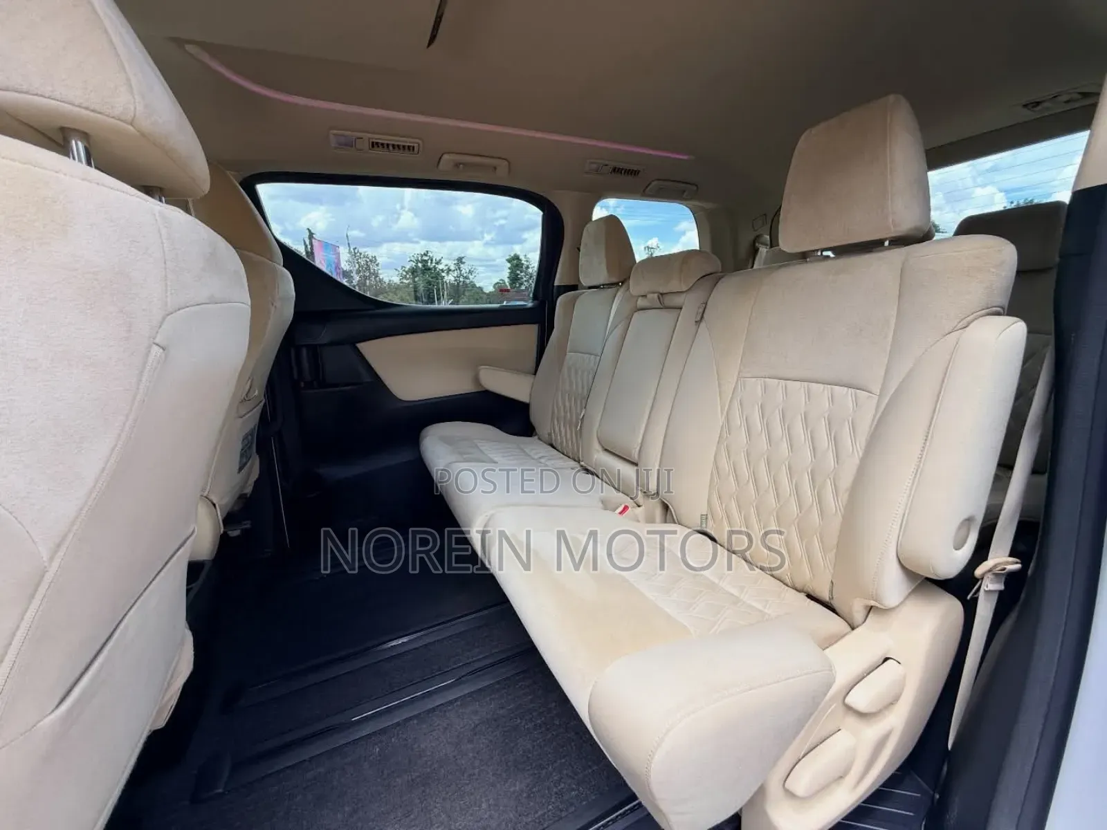 Toyota Vellfire 2019 White