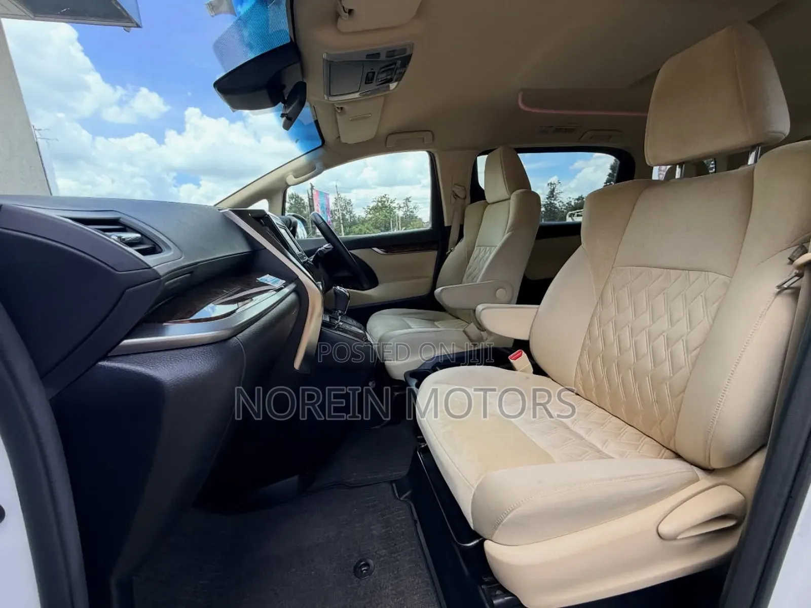 Toyota Vellfire 2019 White