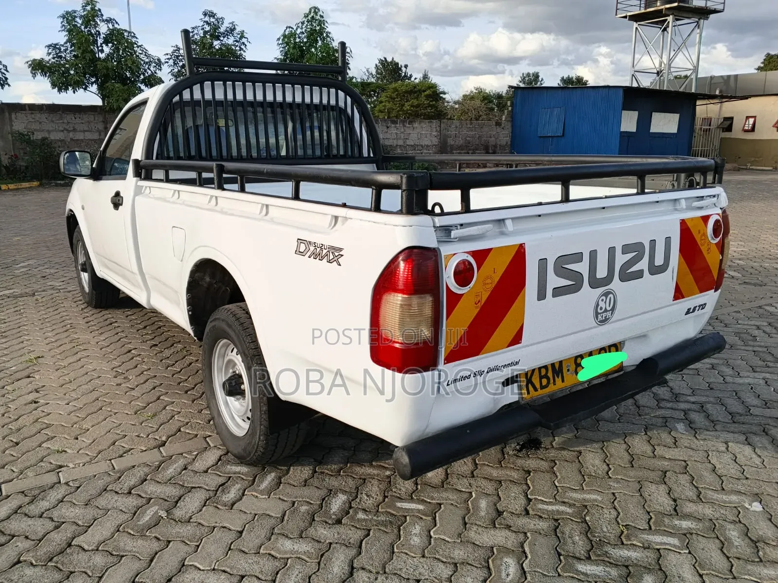 Isuzu D-MAX 2011 Off white
