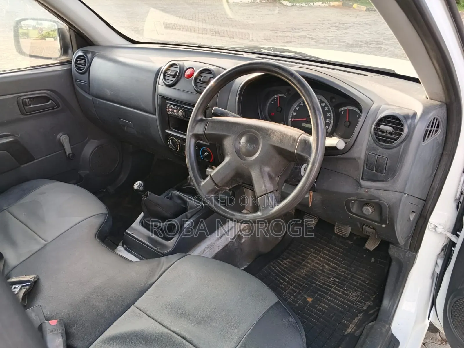 Isuzu D-MAX 2011 Off white