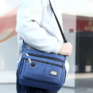 *Large Capacity Multilayer Shoulder Crossbody