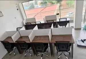 Eight Seater Working Station With Mesh Chairs