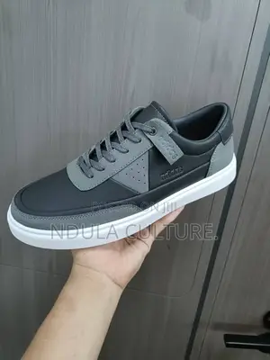 Adidas Casuals
