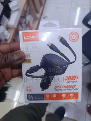 Ldnio C107 Fast Car Charger 30w Built-in Retractable Wired C + Ip