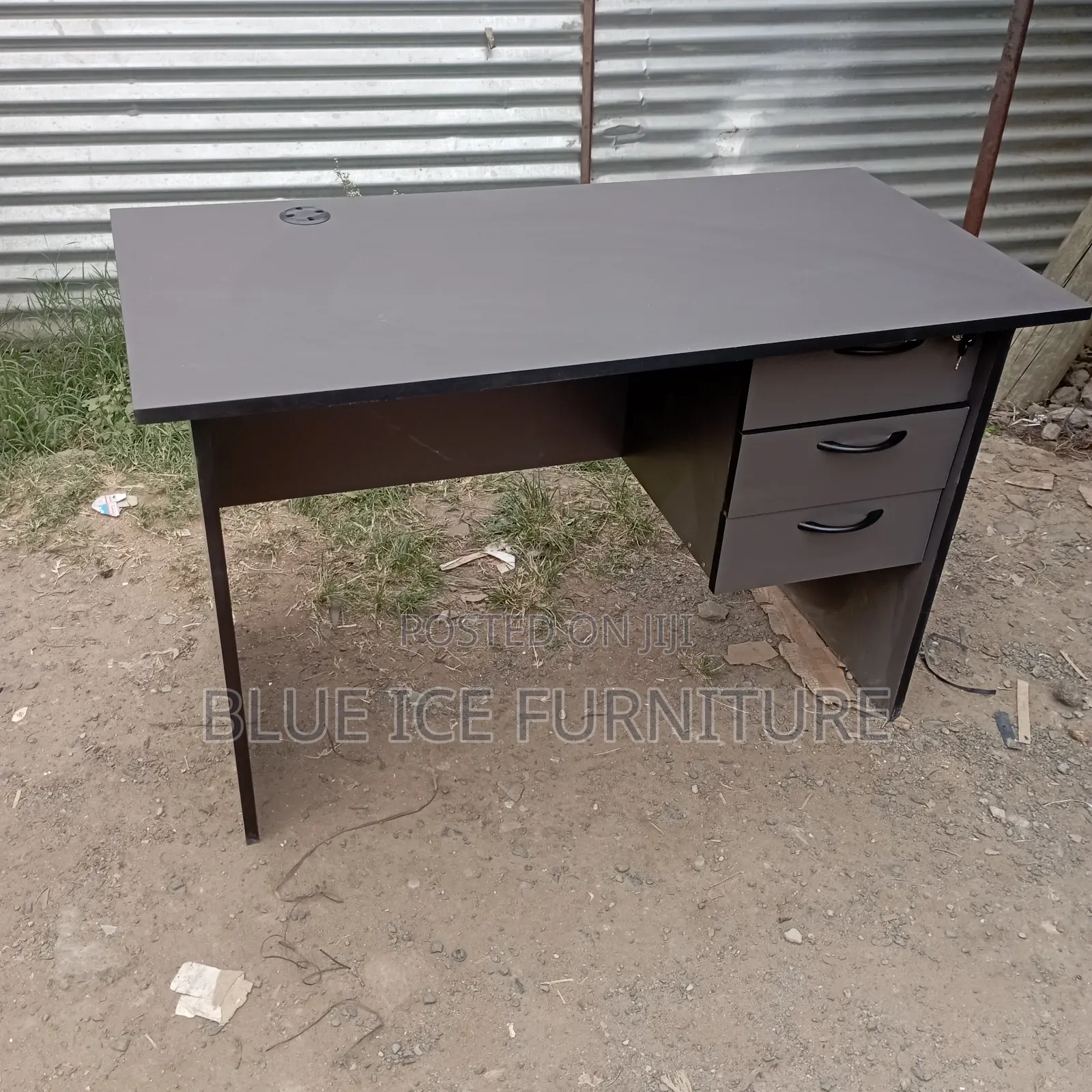 Durable Office Desk With Drawer