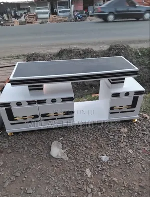 Eunique Tv Stand