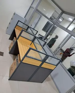 4-Way Workstation – Durable Office Furniture