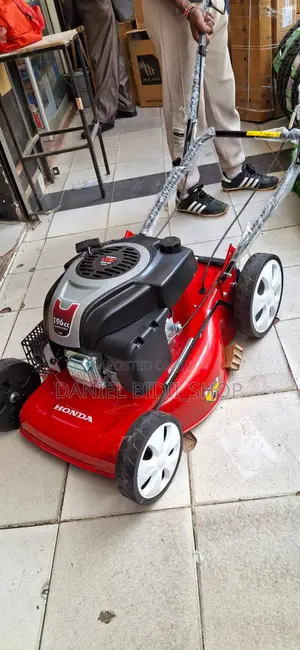 196cc Self Propelled Honda Lawn Mower