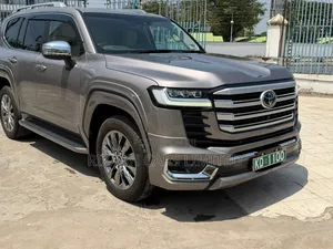 Toyota Land Cruiser LC300 2024 Gray