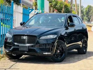 Jaguar F-Pace 2018 Blue