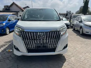Toyota Esquire 2.0 FWD (7 seater) 2020 White