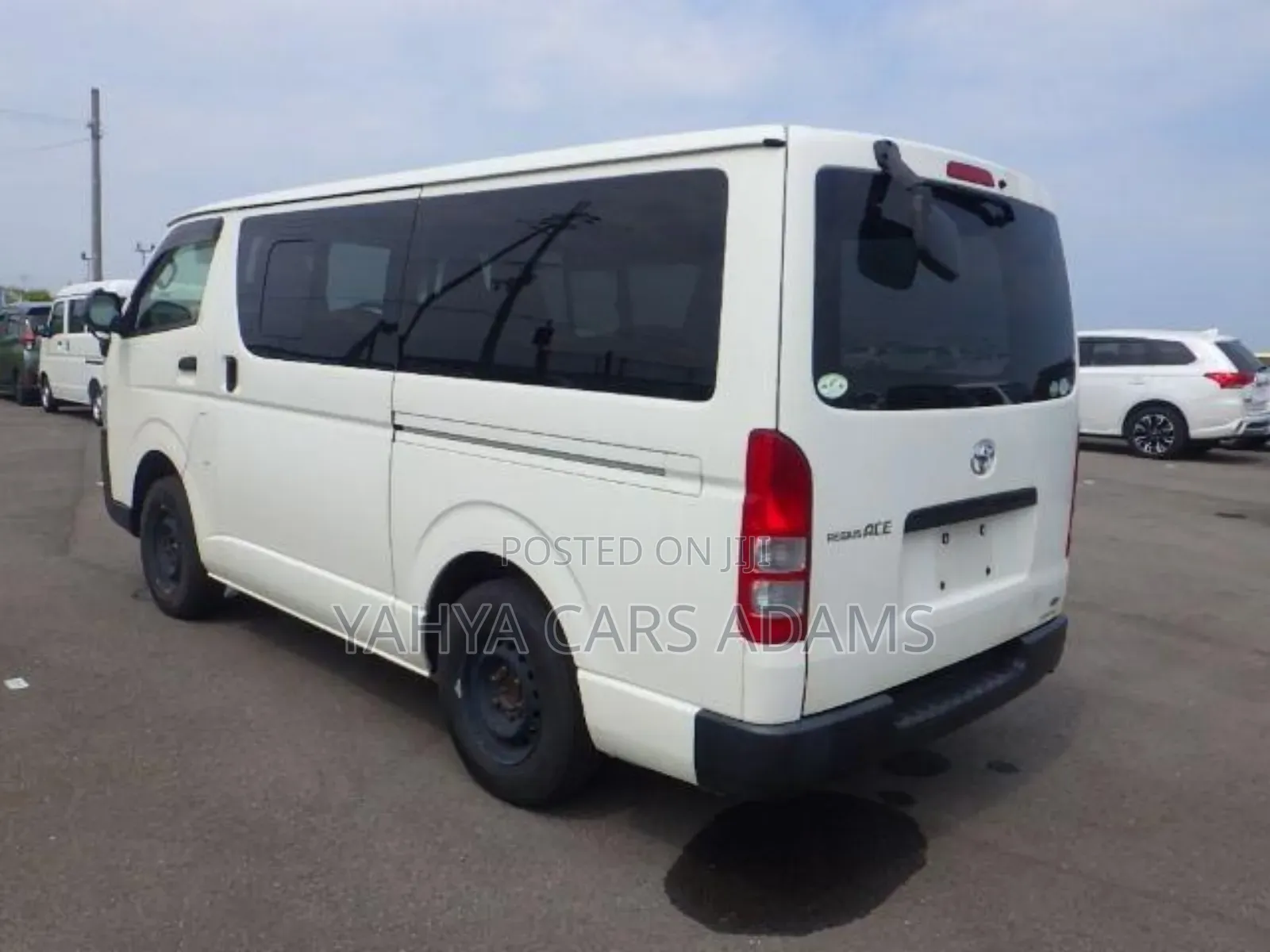 Toyota HiAce 2018 White