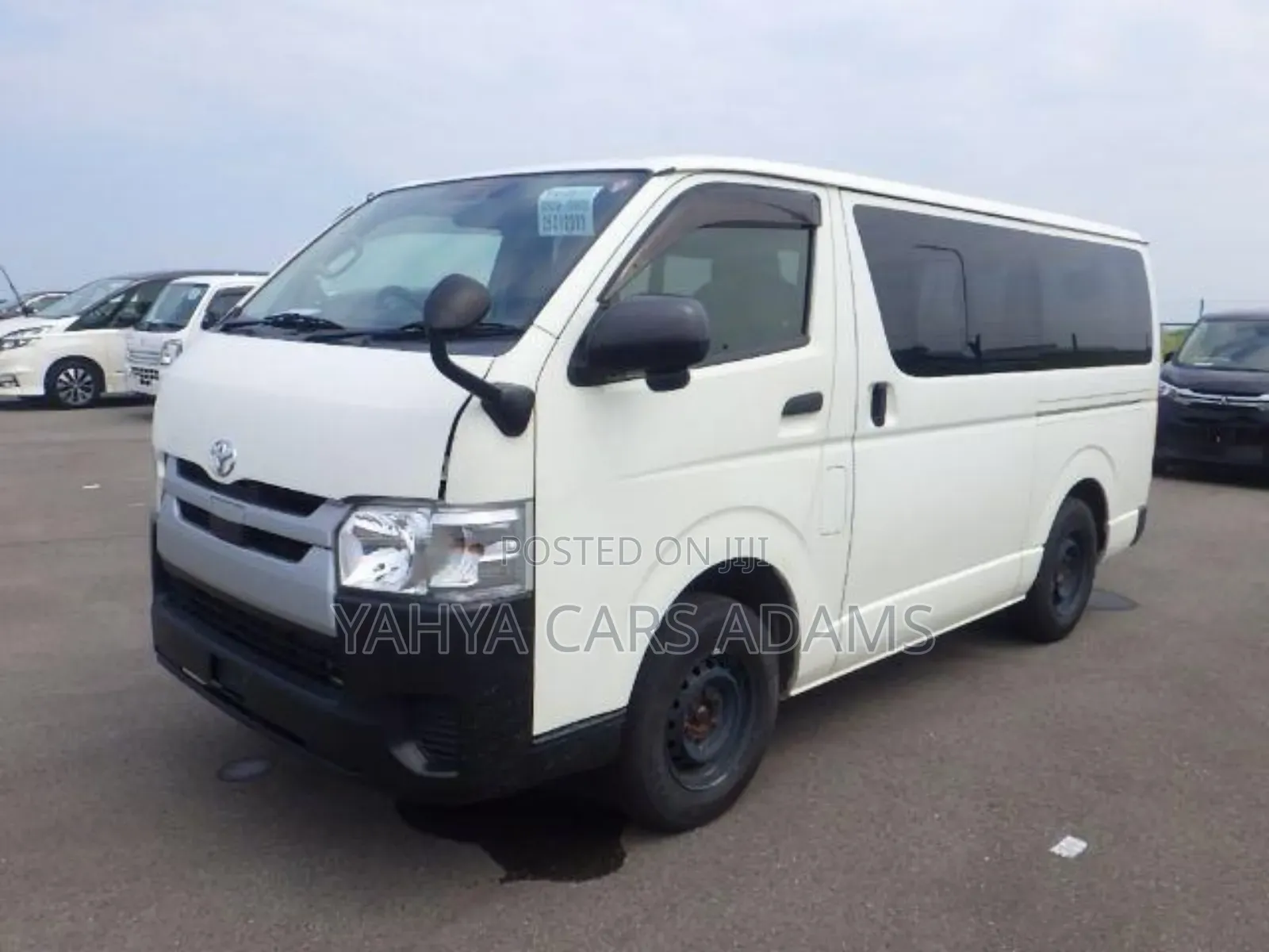 Toyota HiAce 2018 White