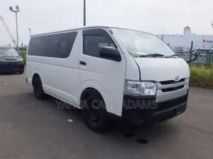 Toyota HiAce 2018 White