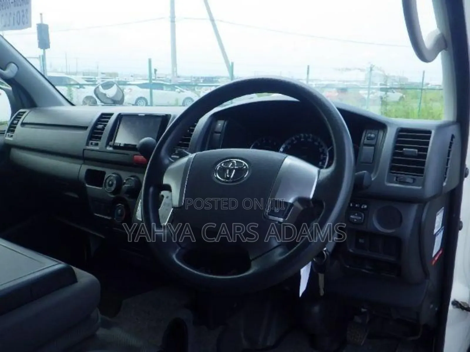 Toyota HiAce 2018 White