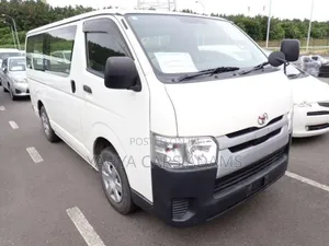 Toyota HiAce 2019 White