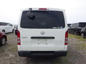 Toyota HiAce 2018 White