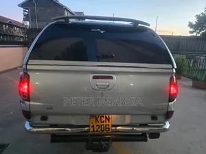 Mitsubishi L200 Double Cab 2.5 136hp 4WD 2013 Silver