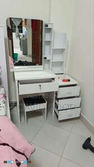 Make-Up Table