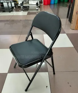 Folding Chairs With Green Fabric Seat