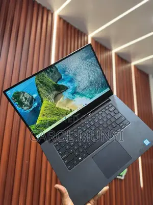 New Laptop Dell Precision 5530 16GB Intel Core i5 SSD 256GB