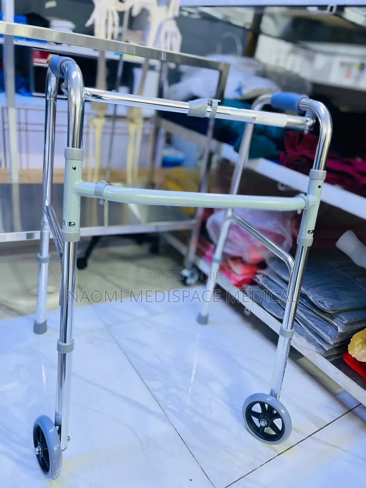 Quality Adjustable Walking Frame With Wheels